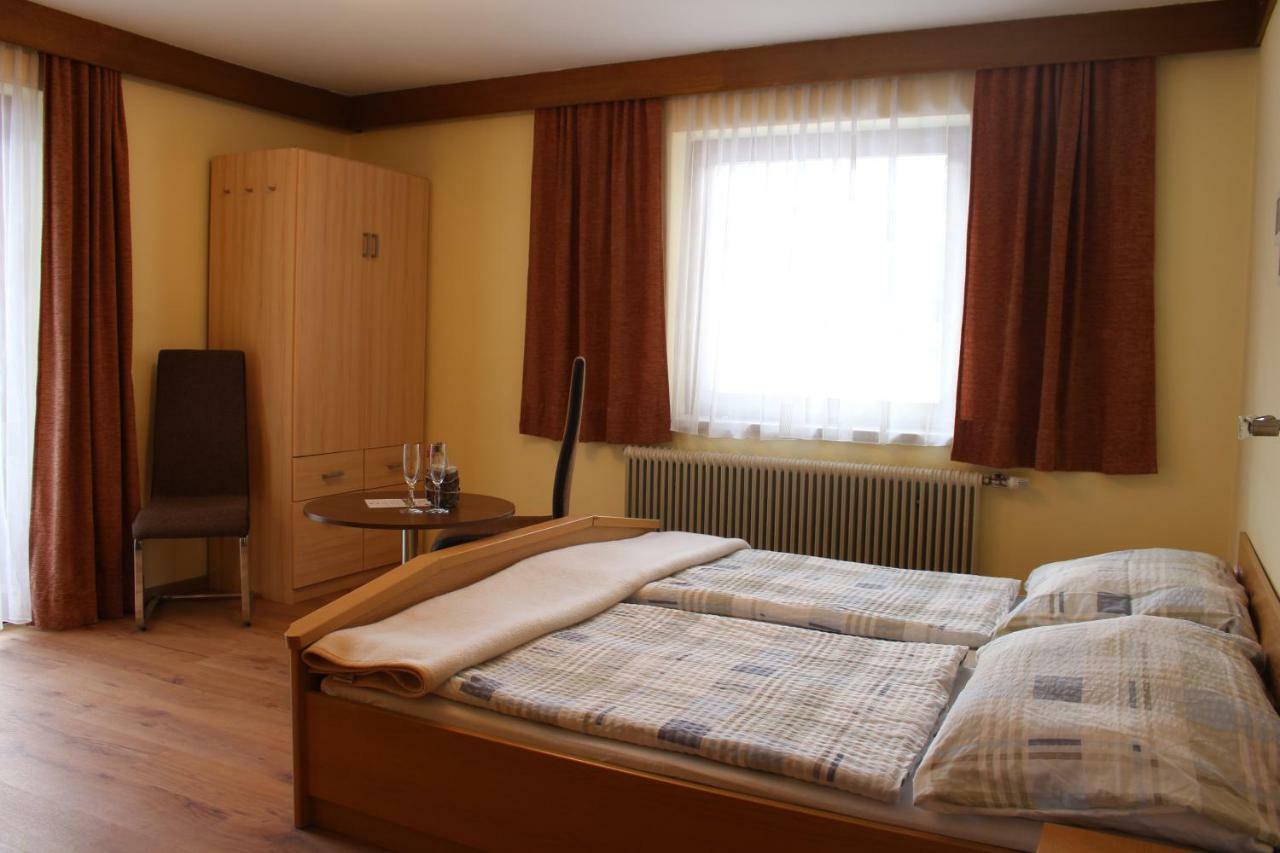 Gaestehaus Hanser Virgen Esterno foto